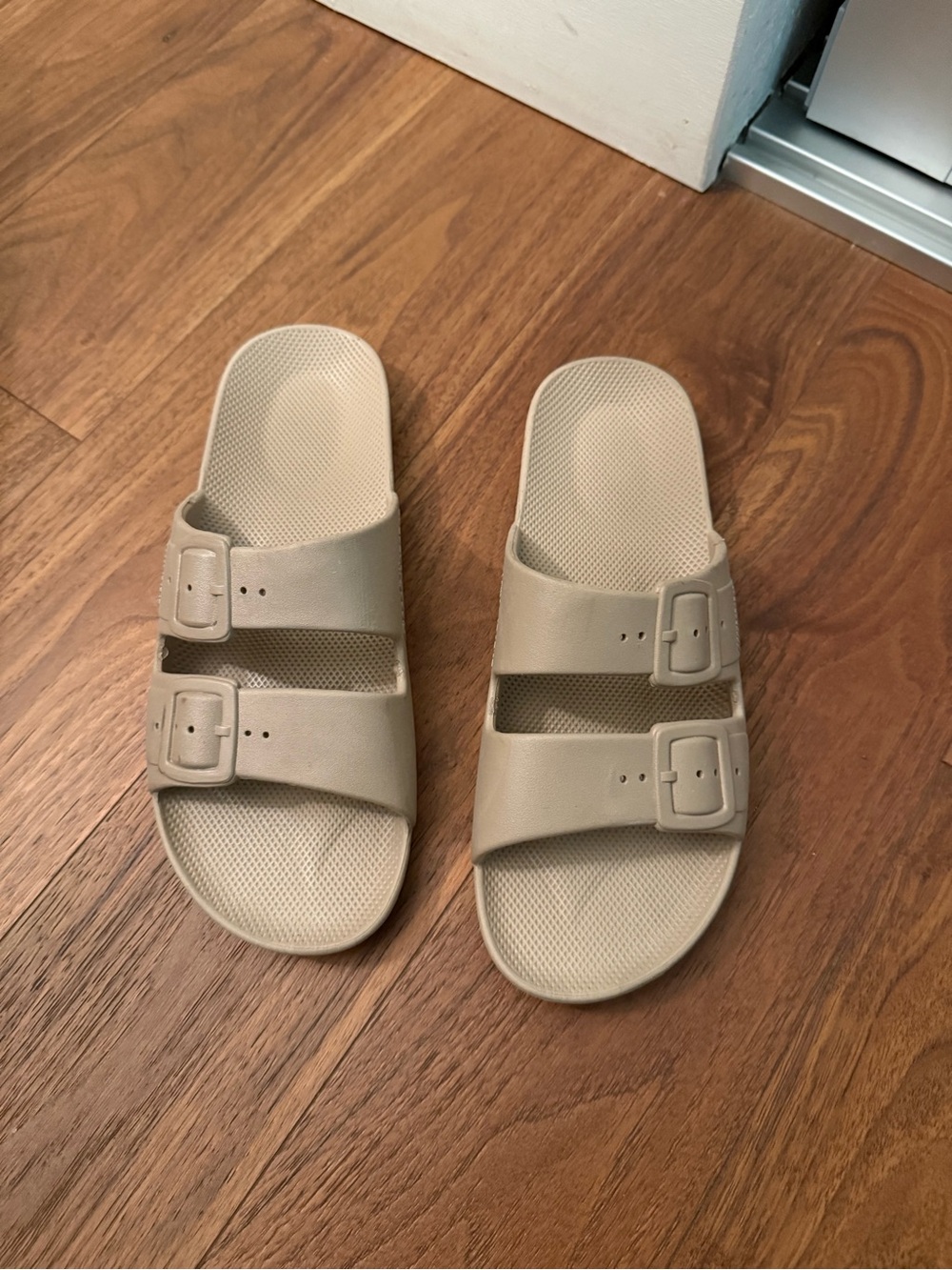 Women’s Double-Buckle Slide Sandals in Light Beige